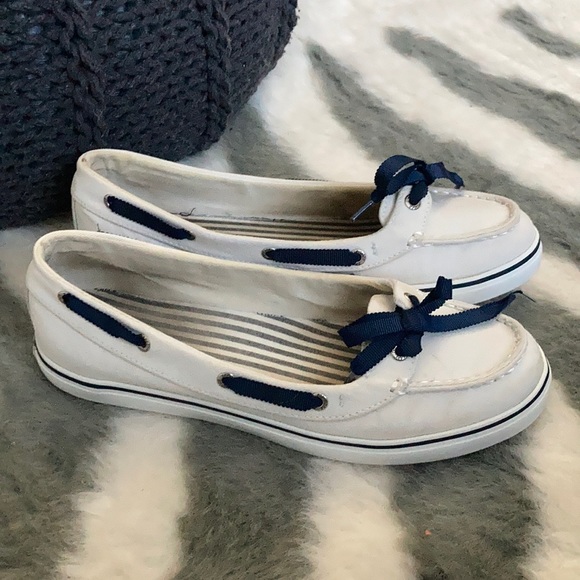 GUC Sperry’s White and Blue Pre-Owned ❤️ - Picture 7 of 7